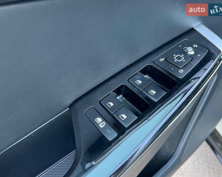 Білий Кіа EV6, об'ємом двигуна 0 л та пробігом 55 тис. км за 26900 $, фото 29 на Automoto.ua