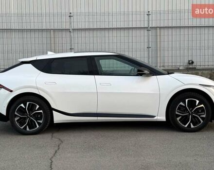 Белый Киа EV6, объемом двигателя 0 л и пробегом 160 тыс. км за 23900 $, фото 5 на Automoto.ua