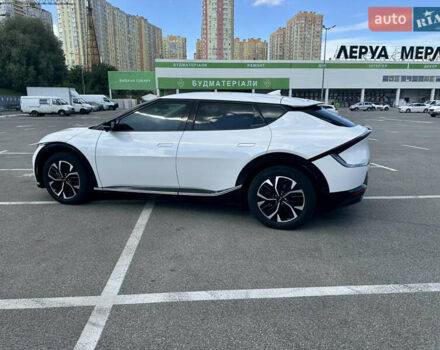 Білий Кіа EV6, об'ємом двигуна 0 л та пробігом 59 тис. км за 28000 $, фото 5 на Automoto.ua
