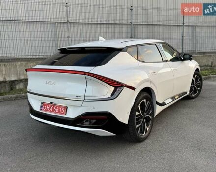 Белый Киа EV6, объемом двигателя 0 л и пробегом 160 тыс. км за 23900 $, фото 4 на Automoto.ua
