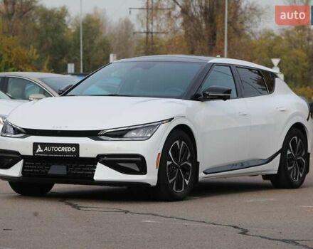 Белый Киа EV6, объемом двигателя 0 л и пробегом 29 тыс. км за 31900 $, фото 2 на Automoto.ua