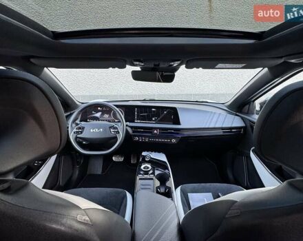 Белый Киа EV6, объемом двигателя 0 л и пробегом 160 тыс. км за 23900 $, фото 14 на Automoto.ua