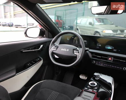 Белый Киа EV6, объемом двигателя 0 л и пробегом 29 тыс. км за 31900 $, фото 12 на Automoto.ua