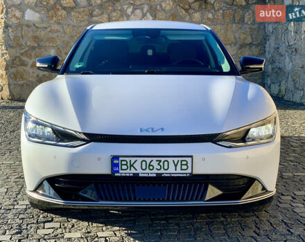 Білий Кіа EV6, об'ємом двигуна 0 л та пробігом 189 тис. км за 21900 $, фото 2 на Automoto.ua