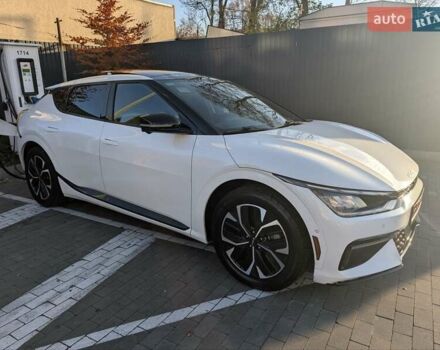 Белый Киа EV6, объемом двигателя 0 л и пробегом 58 тыс. км за 26000 $, фото 6 на Automoto.ua