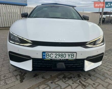 Белый Киа EV6, объемом двигателя 0 л и пробегом 48 тыс. км за 24900 $, фото 10 на Automoto.ua