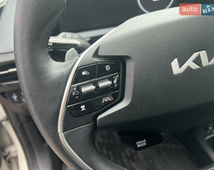 Білий Кіа EV6, об'ємом двигуна 0 л та пробігом 41 тис. км за 26400 $, фото 29 на Automoto.ua