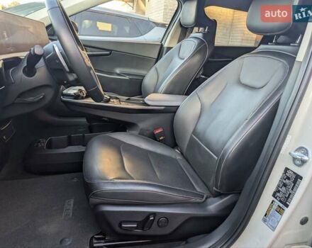 Білий Кіа EV6, об'ємом двигуна 0 л та пробігом 57 тис. км за 26000 $, фото 10 на Automoto.ua