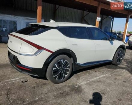 Белый Киа EV6, объемом двигателя 0 л и пробегом 32 тыс. км за 8700 $, фото 2 на Automoto.ua
