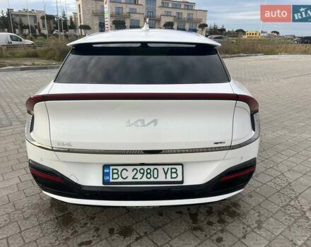 Белый Киа EV6, объемом двигателя 0 л и пробегом 48 тыс. км за 24900 $, фото 5 на Automoto.ua