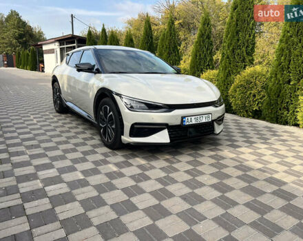 Білий Кіа EV6, об'ємом двигуна 0 л та пробігом 41 тис. км за 26400 $, фото 3 на Automoto.ua