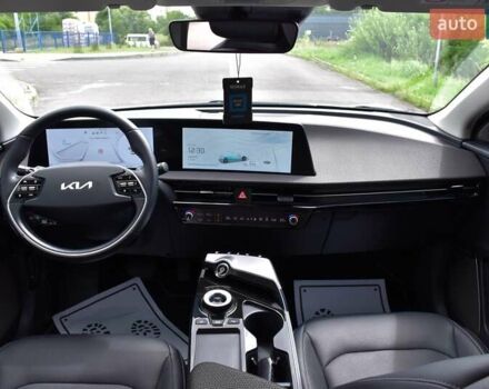 Белый Киа EV6, объемом двигателя 0 л и пробегом 59 тыс. км за 28700 $, фото 28 на Automoto.ua