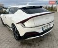 Белый Киа EV6, объемом двигателя 0 л и пробегом 48 тыс. км за 24900 $, фото 6 на Automoto.ua