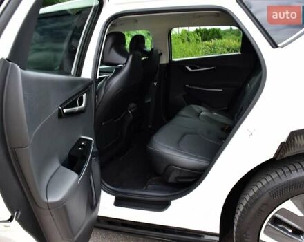 Белый Киа EV6, объемом двигателя 0 л и пробегом 59 тыс. км за 28700 $, фото 64 на Automoto.ua