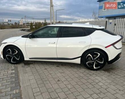 Белый Киа EV6, объемом двигателя 0 л и пробегом 48 тыс. км за 24900 $, фото 8 на Automoto.ua