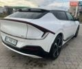 Белый Киа EV6, объемом двигателя 0 л и пробегом 48 тыс. км за 24900 $, фото 4 на Automoto.ua