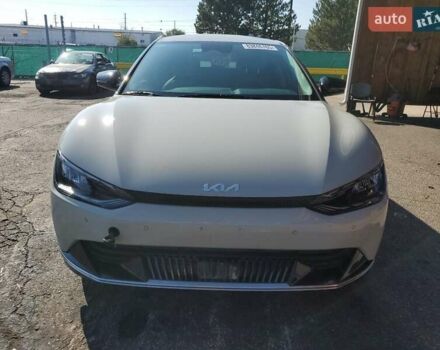 Белый Киа EV6, объемом двигателя 0 л и пробегом 32 тыс. км за 8700 $, фото 4 на Automoto.ua