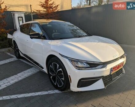 Белый Киа EV6, объемом двигателя 0 л и пробегом 58 тыс. км за 26000 $, фото 5 на Automoto.ua