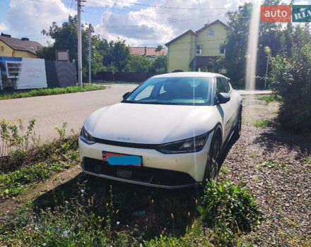 Белый Киа EV6, объемом двигателя 0 л и пробегом 182 тыс. км за 23900 $, фото 3 на Automoto.ua