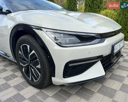 Білий Кіа EV6, об'ємом двигуна 0 л та пробігом 41 тис. км за 26400 $, фото 10 на Automoto.ua