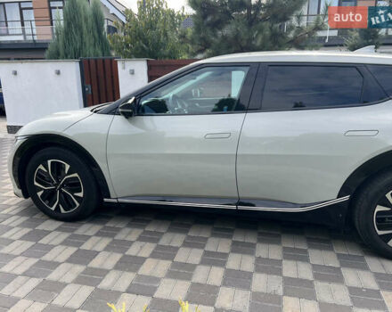 Білий Кіа EV6, об'ємом двигуна 0 л та пробігом 41 тис. км за 26400 $, фото 8 на Automoto.ua