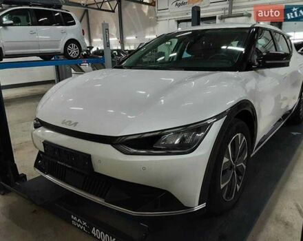 Белый Киа EV6, объемом двигателя 0 л и пробегом 182 тыс. км за 23900 $, фото 8 на Automoto.ua