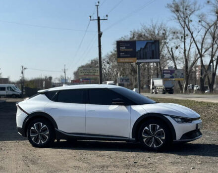Білий Кіа EV6, об'ємом двигуна 0 л та пробігом 17 тис. км за 25800 $, фото 8 на Automoto.ua