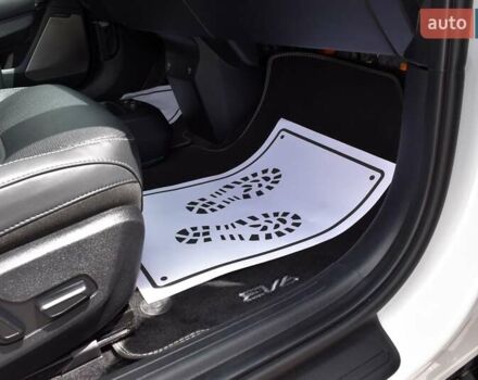 Белый Киа EV6, объемом двигателя 0 л и пробегом 59 тыс. км за 28700 $, фото 53 на Automoto.ua