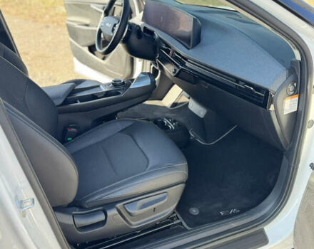 Білий Кіа EV6, об'ємом двигуна 0 л та пробігом 17 тис. км за 25800 $, фото 28 на Automoto.ua