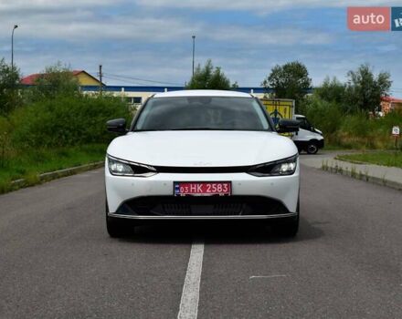 Белый Киа EV6, объемом двигателя 0 л и пробегом 59 тыс. км за 28700 $, фото 5 на Automoto.ua