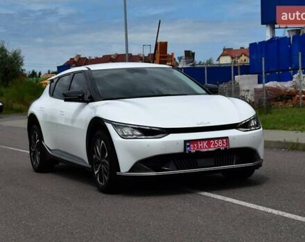 Белый Киа EV6, объемом двигателя 0 л и пробегом 59 тыс. км за 28700 $, фото 7 на Automoto.ua