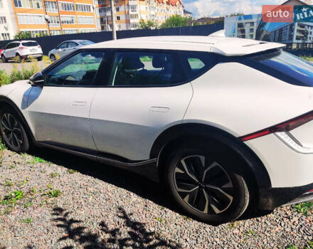 Белый Киа EV6, объемом двигателя 0 л и пробегом 182 тыс. км за 23900 $, фото 1 на Automoto.ua