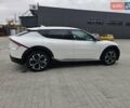 Белый Киа EV6, объемом двигателя 0 л и пробегом 84 тыс. км за 29500 $, фото 7 на Automoto.ua