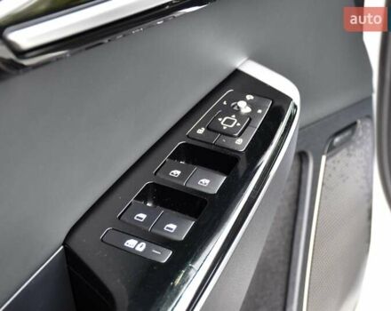 Белый Киа EV6, объемом двигателя 0 л и пробегом 59 тыс. км за 28700 $, фото 41 на Automoto.ua