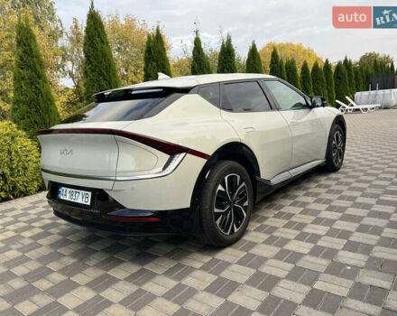 Білий Кіа EV6, об'ємом двигуна 0 л та пробігом 41 тис. км за 26400 $, фото 4 на Automoto.ua