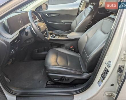 Білий Кіа EV6, об'ємом двигуна 0 л та пробігом 57 тис. км за 26000 $, фото 16 на Automoto.ua