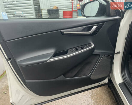 Білий Кіа EV6, об'ємом двигуна 0 л та пробігом 41 тис. км за 26400 $, фото 21 на Automoto.ua