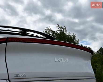 Белый Киа EV6, объемом двигателя 0 л и пробегом 59 тыс. км за 28700 $, фото 24 на Automoto.ua