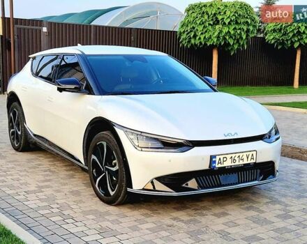Белый Киа EV6, объемом двигателя 0 л и пробегом 33 тыс. км за 27700 $, фото 6 на Automoto.ua