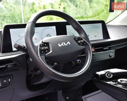Белый Киа EV6, объемом двигателя 0 л и пробегом 59 тыс. км за 28700 $, фото 31 на Automoto.ua
