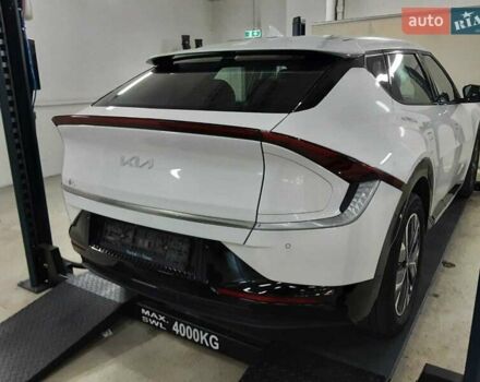 Белый Киа EV6, объемом двигателя 0 л и пробегом 182 тыс. км за 23900 $, фото 14 на Automoto.ua