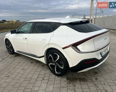 Белый Киа EV6, объемом двигателя 0 л и пробегом 48 тыс. км за 24900 $, фото 7 на Automoto.ua