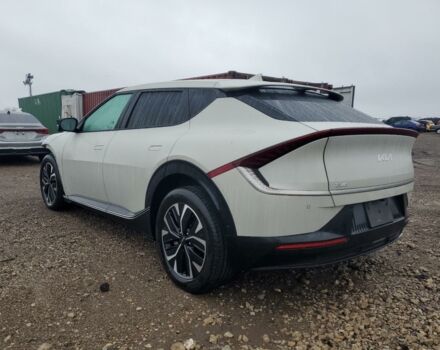 Белый Киа EV6, объемом двигателя 0 л и пробегом 60 тыс. км за 14800 $, фото 3 на Automoto.ua