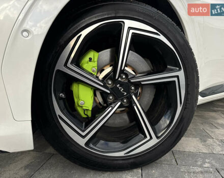 Белый Киа EV6, объемом двигателя 0 л и пробегом 8 тыс. км за 44500 $, фото 13 на Automoto.ua