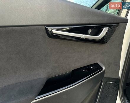 Белый Киа EV6, объемом двигателя 0 л и пробегом 8 тыс. км за 44500 $, фото 43 на Automoto.ua