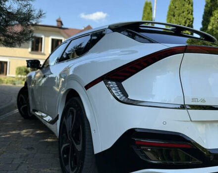 Белый Киа EV6, объемом двигателя 0 л и пробегом 61 тыс. км за 32000 $, фото 10 на Automoto.ua