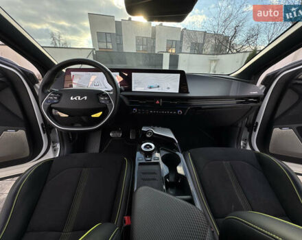 Белый Киа EV6, объемом двигателя 0 л и пробегом 8 тыс. км за 44500 $, фото 83 на Automoto.ua