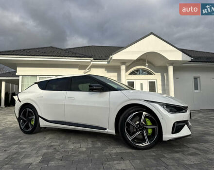Белый Киа EV6, объемом двигателя 0 л и пробегом 8 тыс. км за 44500 $, фото 4 на Automoto.ua