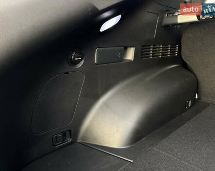 Белый Киа EV6, объемом двигателя 0 л и пробегом 8 тыс. км за 44500 $, фото 39 на Automoto.ua