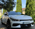 Белый Киа EV6, объемом двигателя 0 л и пробегом 61 тыс. км за 32000 $, фото 3 на Automoto.ua